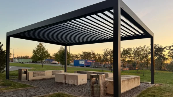 Pergolă bioclimatică cu lamele orientabile BRUSTOR B160 XL